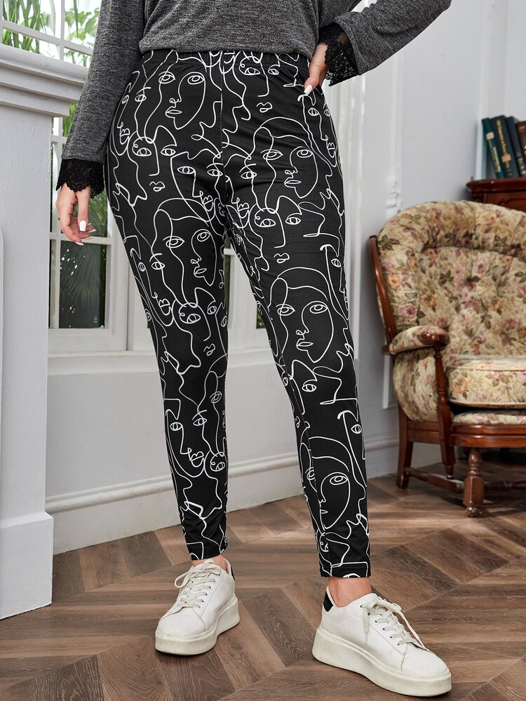 EMERY ROSE Plus Figure Graphic Leggings - Black - View 3