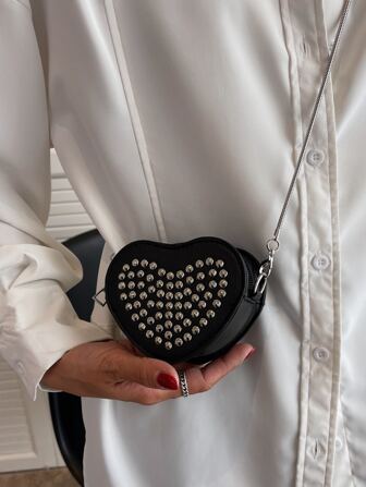 Bolso en forma de corazón con decoración de tachuelas. El mejor regalo de San Valentín para novia, dama y mujer. Perfecto para compras, uso diario, regalo perfecto de San Valentín, la mejor opción de regalo de San Valentín. Bolso con diseño de corazón que combina perfectamente con el vestido de San Valentín