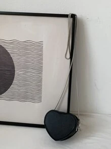 迷你铆钉装饰心形新奇包。送给女朋友和女士的最佳情人节礼物。非常适合购物、日常使用，也是送给她的完美情人节礼物，有史以来最佳情人节礼物之选，心形钱包，与情人节连衣裙完美搭配。