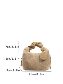 極簡風格毛茸茸流浪包帶字母墜飾 - 卡其色 - 查看 3