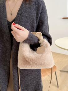 極簡風格毛茸茸流浪包帶字母墜飾 - 卡其色 - 查看 5