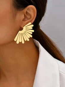 Flower Stud Earrings - Yellow Gold - View 4