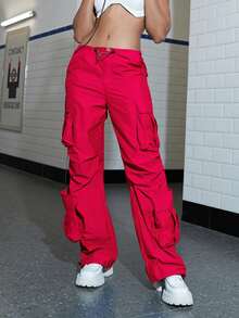 Street Vibes Pantalones parachute con bolsillos con solapa con cordón fruncido - Rosa Roja - Ver 5