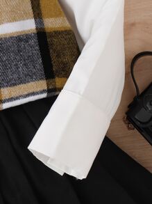 女孩格紋印花背心上衣和百褶半身裙和襯衫