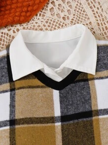 女孩格紋印花背心上衣和百褶半身裙和襯衫