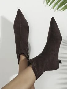 極簡風格尖頭小貓跟仿麂皮彈力靴