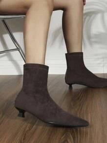 極簡風格尖頭小貓跟仿麂皮彈力靴