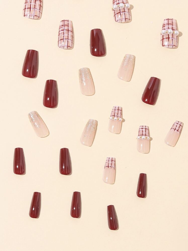 用24片长棺材形红色闪光格子3D仿珍珠装饰假指甲、1张胶带和1个指甲锉提升您的美甲风格，美甲用品套装 - 彩色 - 查看 4