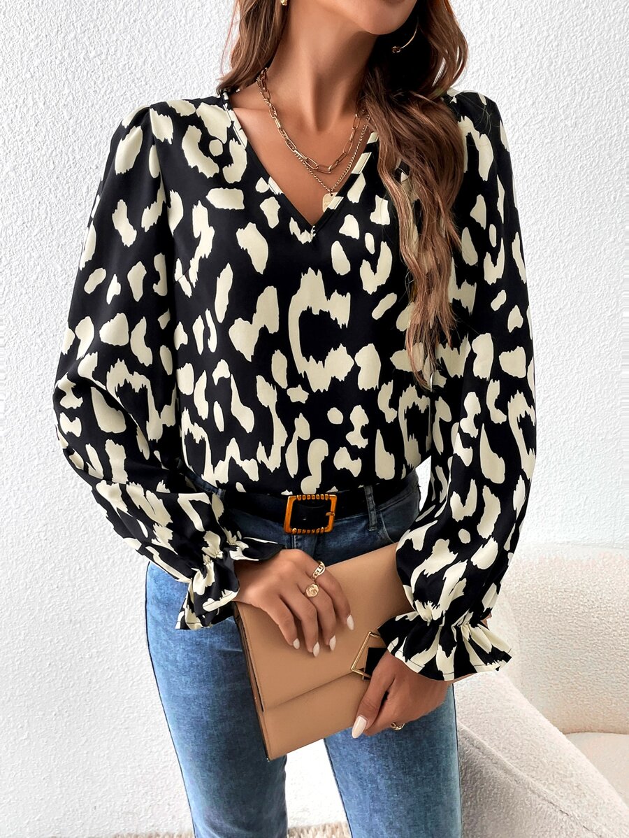 SHEIN Frenchy Allover Print Flounce Sleeve Blouse - Black and White - View 1