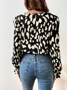 SHEIN Frenchy Allover Print Flounce Sleeve Blouse - Black and White - View 2