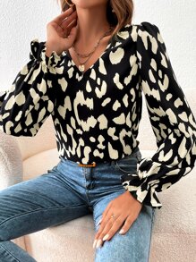 SHEIN Frenchy Allover Print Flounce Sleeve Blouse - Black and White - View 4