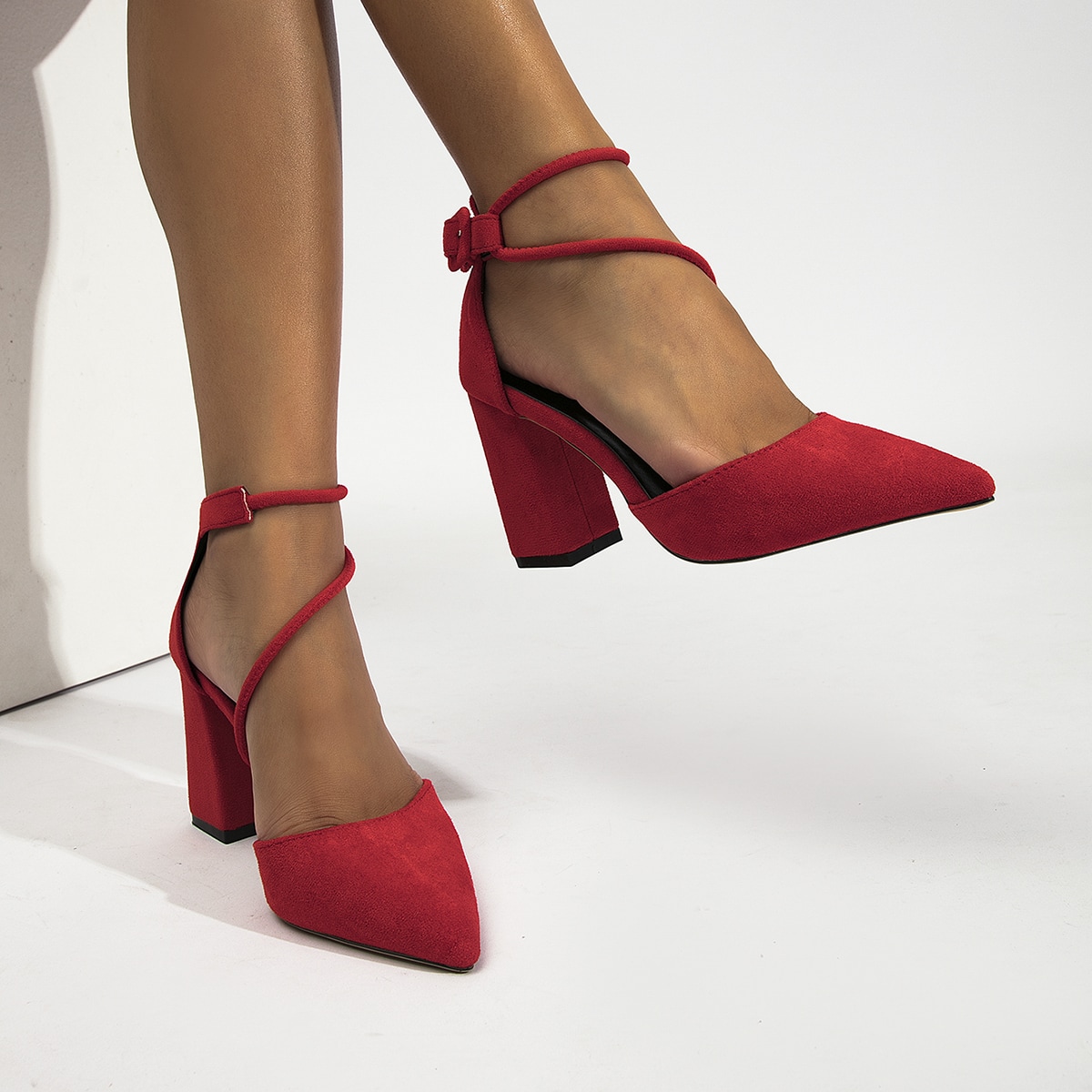 Nuevos tacones altos de punta dorados, elegantes y cómodos, de otoño/invierno para mujer, con suela antideslizante y duradera