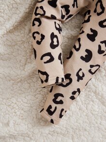 SHEIN Baby Girl Letter Graphic Sweatshirt & Leopard Print Leggings - Multicolor - View 7