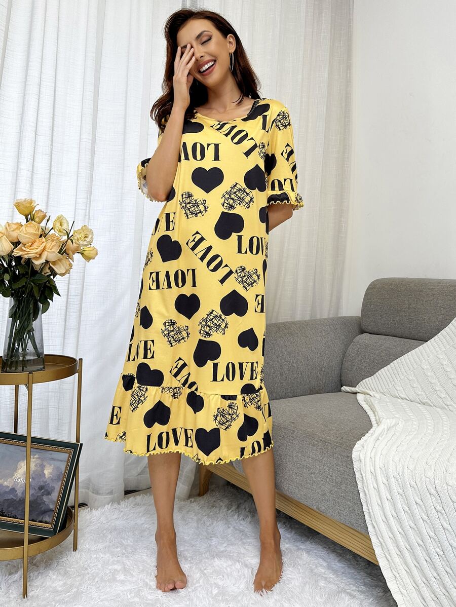 Vestido para dormir con estampado de corazón y letra bajo con fruncido - Amarillo - Ver 1