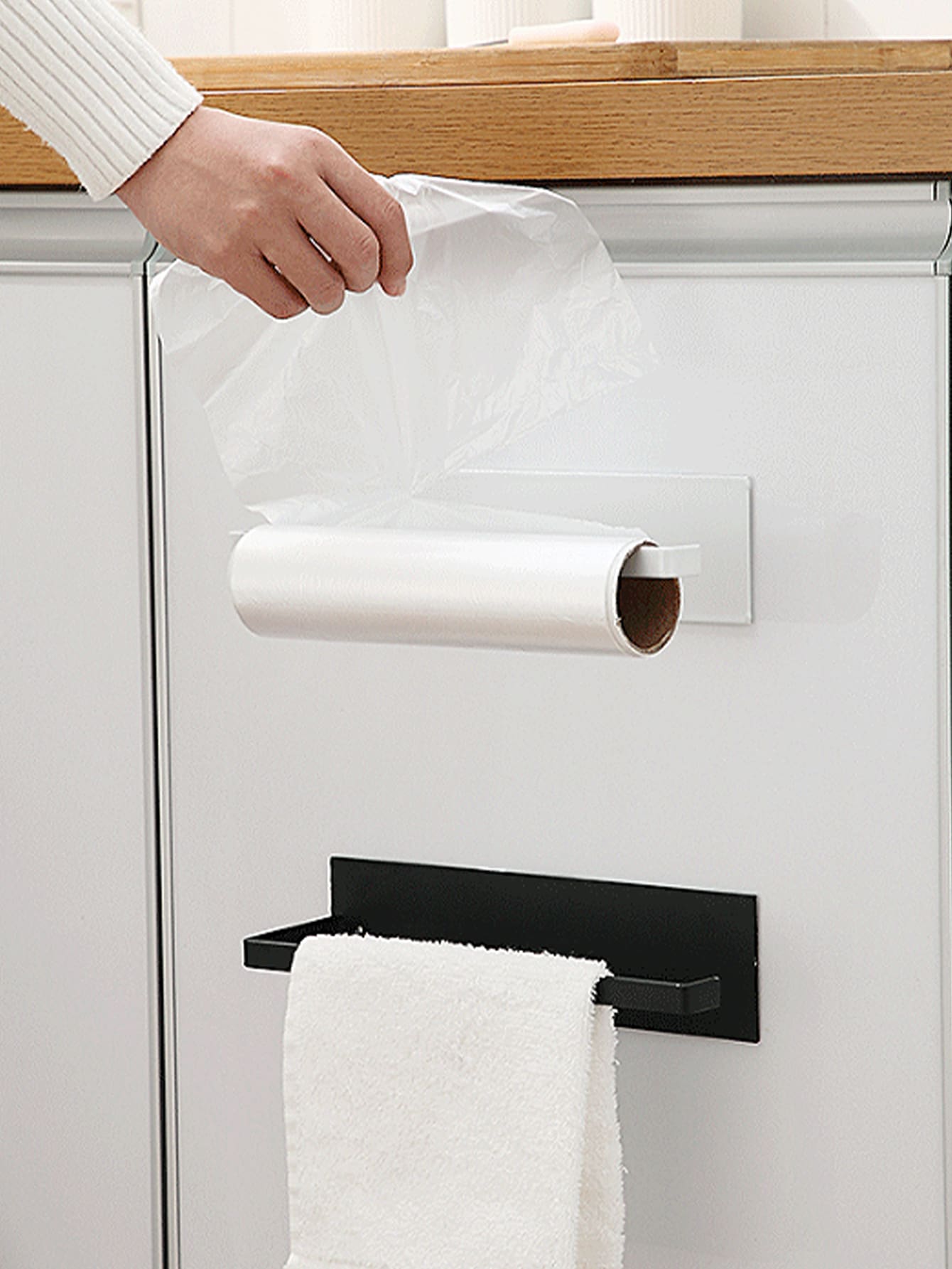 1pc Random Color Kitchen Carbon Steel Paper Towel Holder, No Punch Paper Towel Holder, Household Paper Hanger, Storage Rack - Multicolor - View 1