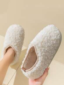 Minimalist Fluffy Bedroom Slippers - Beige - View 3