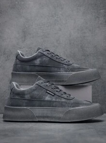 Men Letter Patch Decor Lace-up Front Skate Shoes