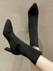 Minimalist Point Toe Chunky Heeled Sock Boots - Black - View 3