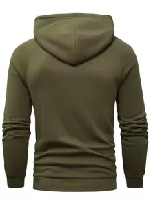 Manfinity Homme 男式字母图案袋鼠口袋插肩袖抽绳保暖连帽衫，适合秋冬季 - 軍綠色 - 查看 2