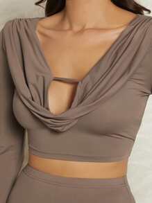 SHEIN BAE 素色前鏤空短款上衣和喇叭褲 - 棕色 - 查看 4