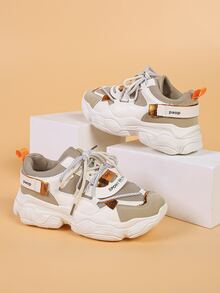 Zapatillas deportivas chunky con estampado de letra con cordón delantero - Multicolor - Ver 6