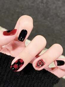24 件长方形黑红格子心形图案假指甲、1 件指甲锉和 1 片胶带，立即提升您的外观，指甲用品 - 彩色 - 查看 5