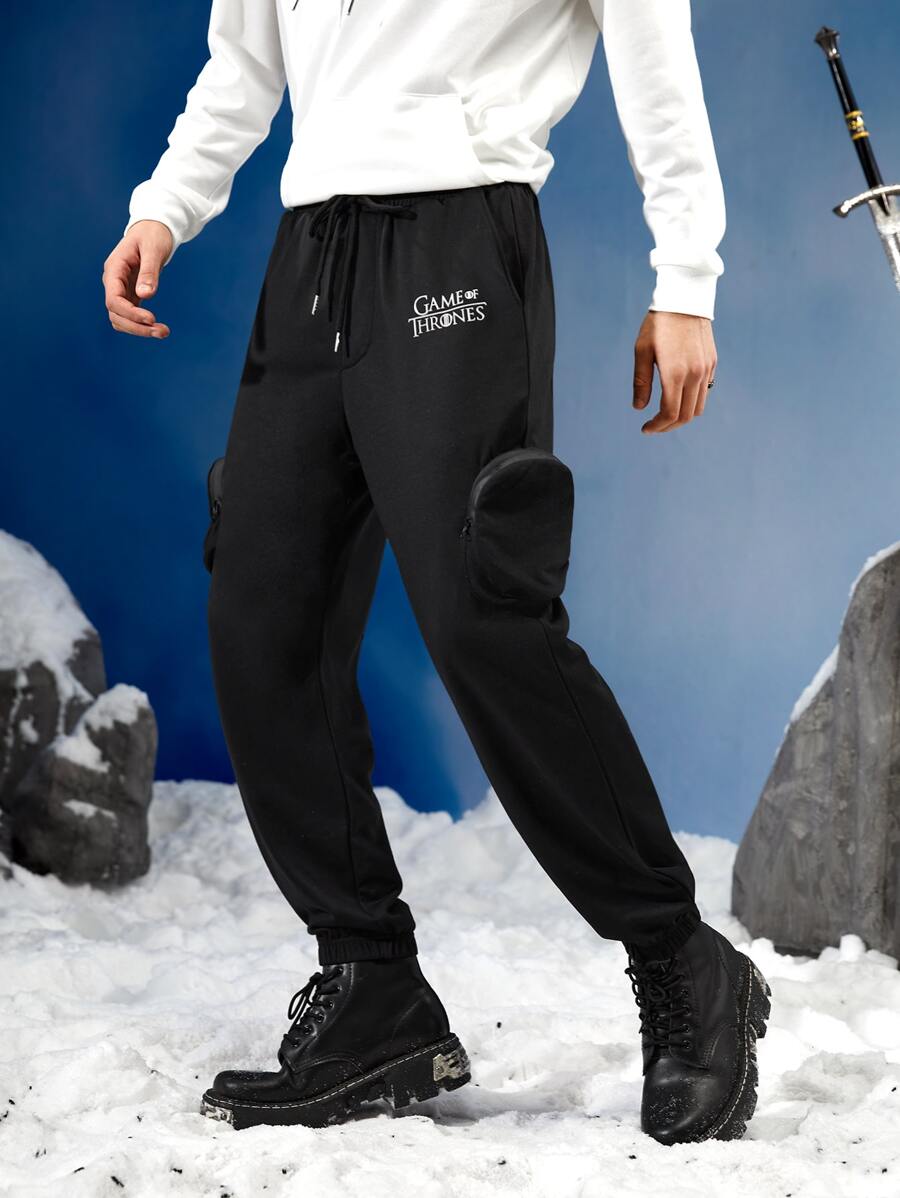 Game of Thrones X SHEIN Men Letter Graphic Flap Pocket Drawstring Waist Joggers - Black - View 1