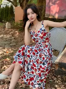 DAZY Kleid mit durchgehendem Blume Muster als Trägerkleid für den Sommer