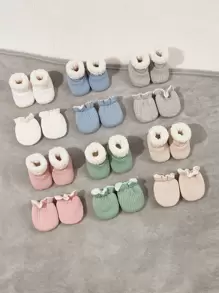 1pair Baby Random Socks & 1pair Gloves - Multicolor - View 1