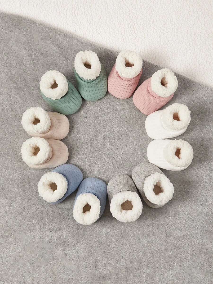 1雙嬰兒隨機襪子