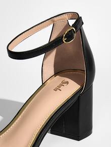 Minimalist Chunky Heeled Ankle Strap Sandals - Black - View 9