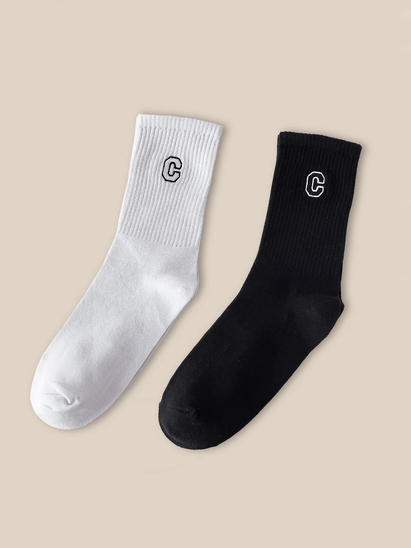 2 pares Calcetines de tripulación con bordado de letra - Blanco y Negro - Ver 1