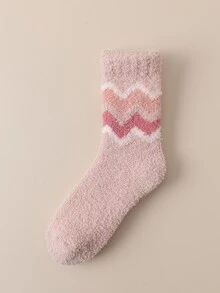 Calcetines de tripulación con patrón de cheurón de peluche - Multicolor - Ver 2