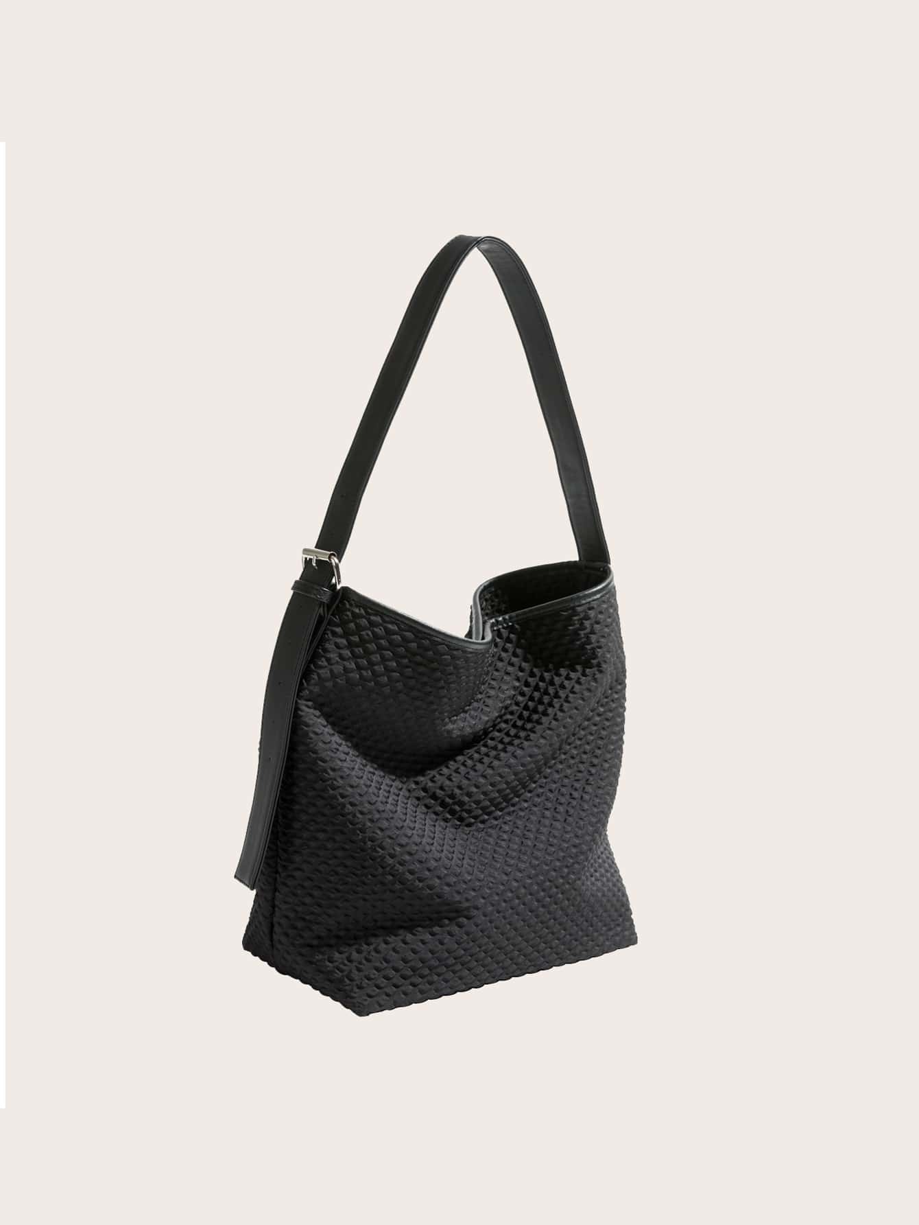 Bolso de hombro con textura - Negro - Ver 1