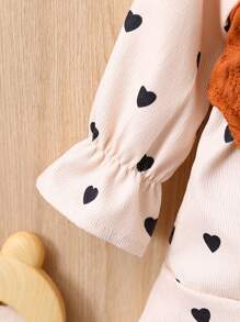 嬰兒紋理質感背心上衣和愛心圖案荷葉袖襯衫洋裝