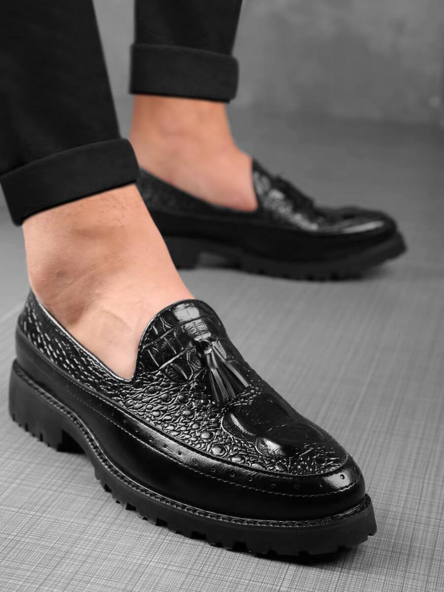 Men Crocodile Embossed Tassel Decor Dress Loafers - Black - View 1