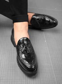 Men Crocodile Embossed Tassel Decor Dress Loafers - Black - View 2