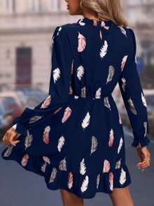 SHEIN LUNE Vestido con estampado de pluma de manga con volante bajo con fruncido - Azul Marino - Ver 2