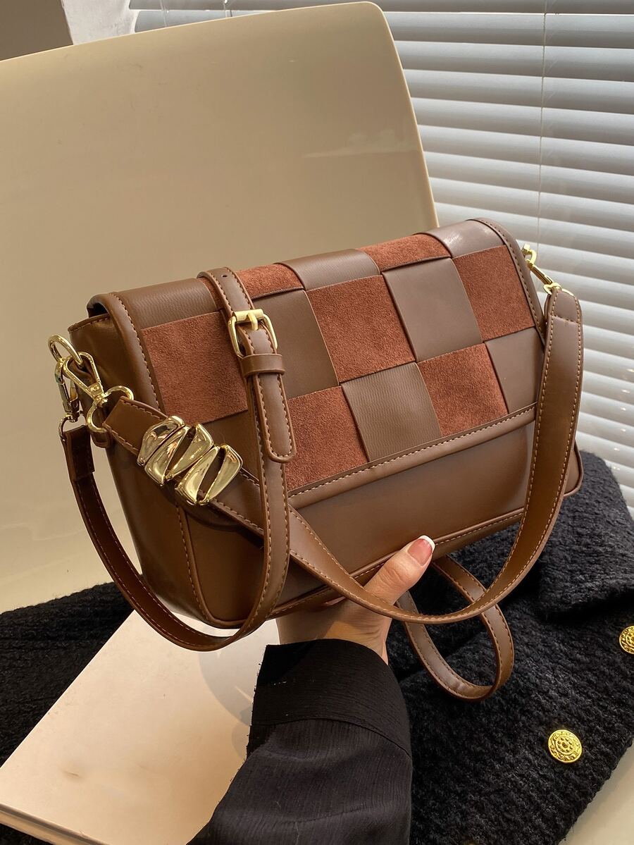 Bolsa cuadrada de dos tonos con solapa