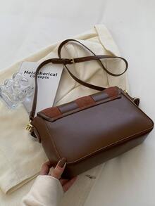 Bolsa cuadrada de dos tonos con solapa