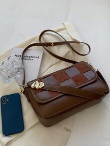 Bolsa cuadrada de dos tonos con solapa