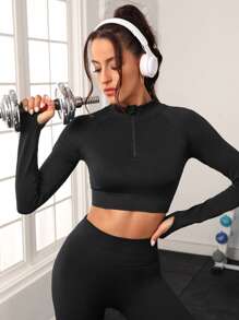 Easithlete 2pcs Seamless Gym Set Fitness Suit Thumb Holes Raglan Sleeve Sports Tee & Cropped Leggings - Black - View 2