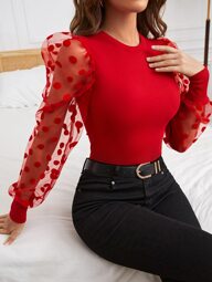 SHEIN Privé Top roșu cu mâneci din plasă cu buline