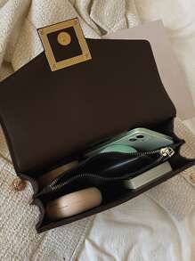 字母壓紋翻蓋方包 - 黑色 - 查看 7