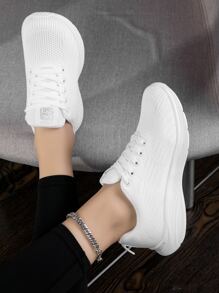 Zapatos de atletismo con diseño de parche de letra con cordón delantero