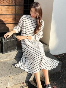 DAZY Vestido Con Cortina De Hombro Caído Con Rayas Y Dobladillo De Volantes De Sudadera - Blanco y Negro - Ver 3