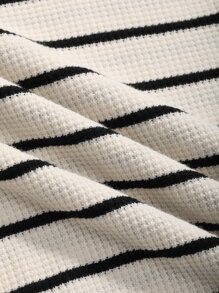 DAZY Vestido Con Cortina De Hombro Caído Con Rayas Y Dobladillo De Volantes De Sudadera - Blanco y Negro - Ver 5