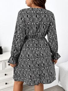 Franclia Vestido con cinturón de rayas de cebra de manga con volante a capas bajo con fruncido - Blanco y Negro - Ver 3