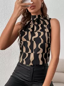 SHEIN Privé 滿版印花小高領後鎖孔背心上衣 - 卡其色 - 查看 1