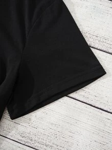 SHEIN EZwear Plus Letter Graphic Tee - Black - View 4